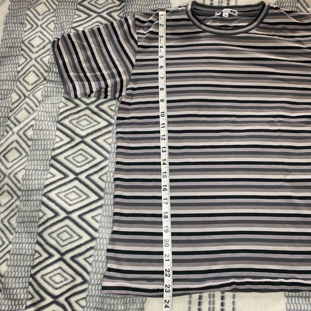 Uniqlo x JW Anderson Striped T Shirt Crew Neck Grey Black Stripe S - Picture 4 of 9